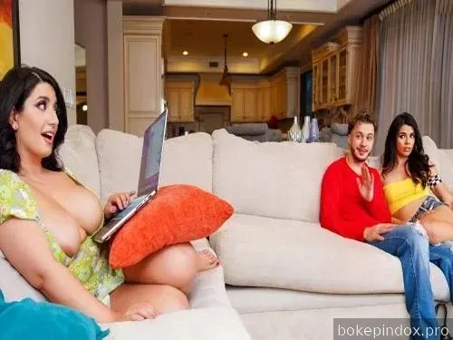 Kakak perempuan kekasihku yang bejat